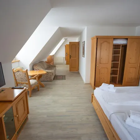 ホテル Der Buchenhof 3*